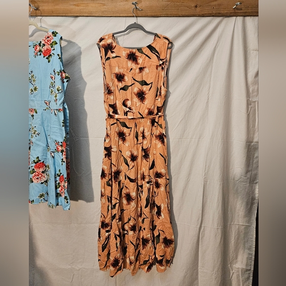 Sleeveless Tie Waist Dress- Peach Floral - Picture 2 of 5